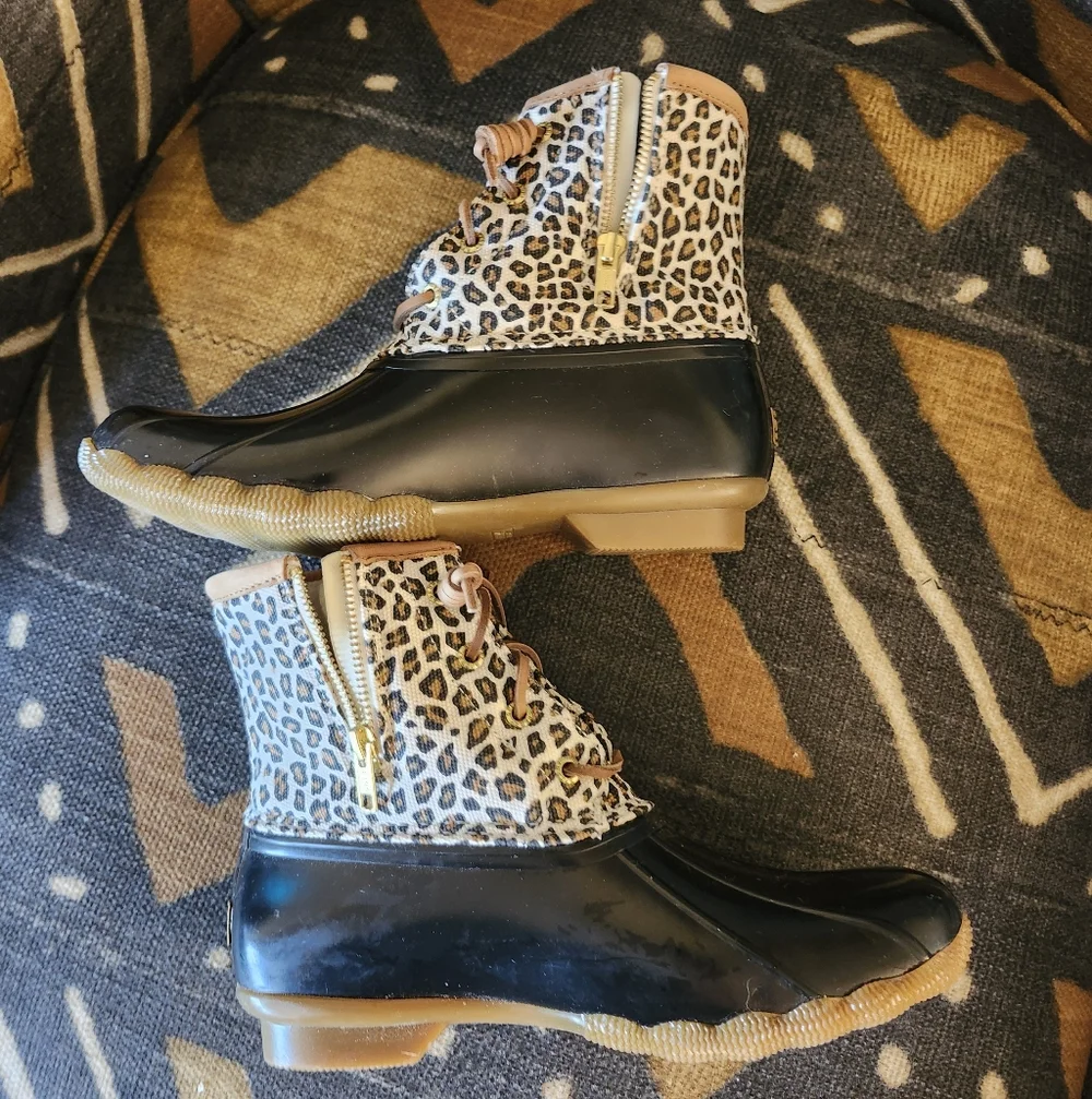 Sperry Saltwater Women’s Black & Leopard Cheetah Duck Boots